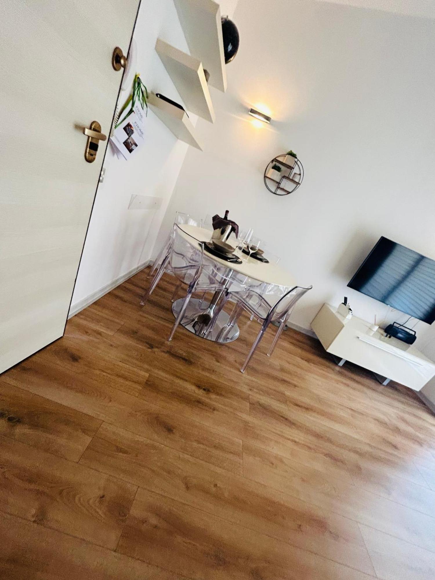 P. Home La Maddalena  ภายนอก รูปภาพ
