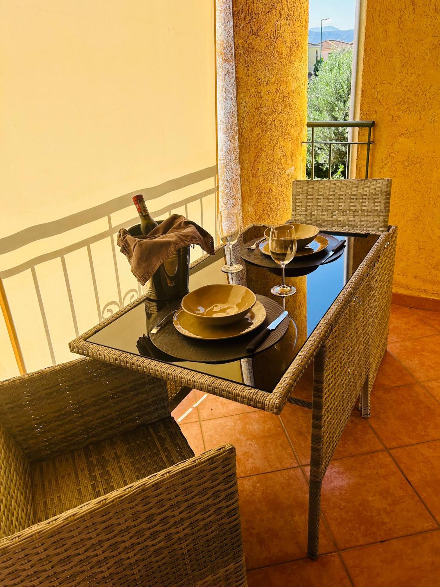 P. Home La Maddalena  ภายนอก รูปภาพ